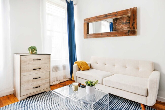 Primary Photo - 240 E 26th St