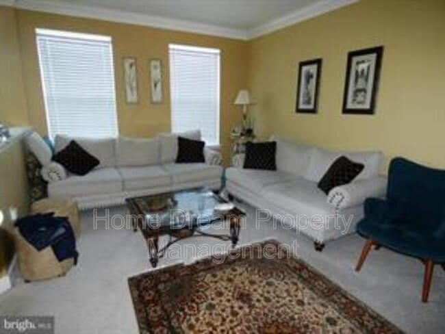 Building Photo - 1308 Saunders Dr