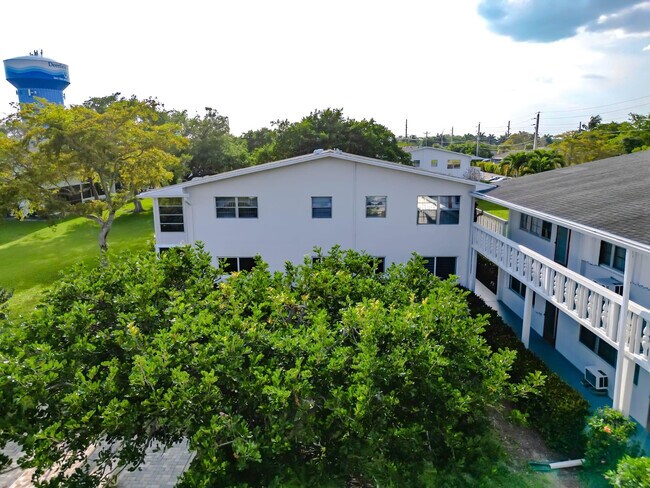 Building Photo - 369 Tilford Q