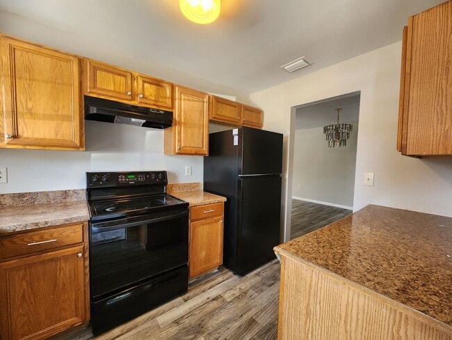 Building Photo - Bed 2 Bath, 2 car garage (SW Ocala/ Marion Oaks)