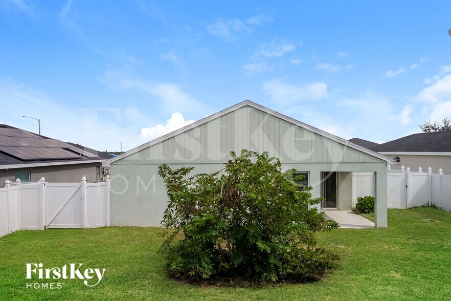 Building Photo - 881 Greenshank Dr