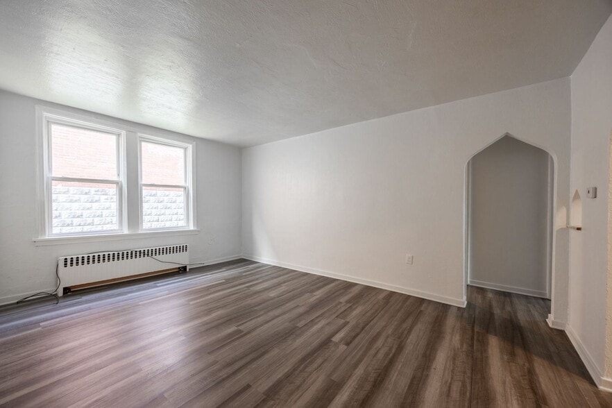 Building Photo - 2040 Brownsville Rd