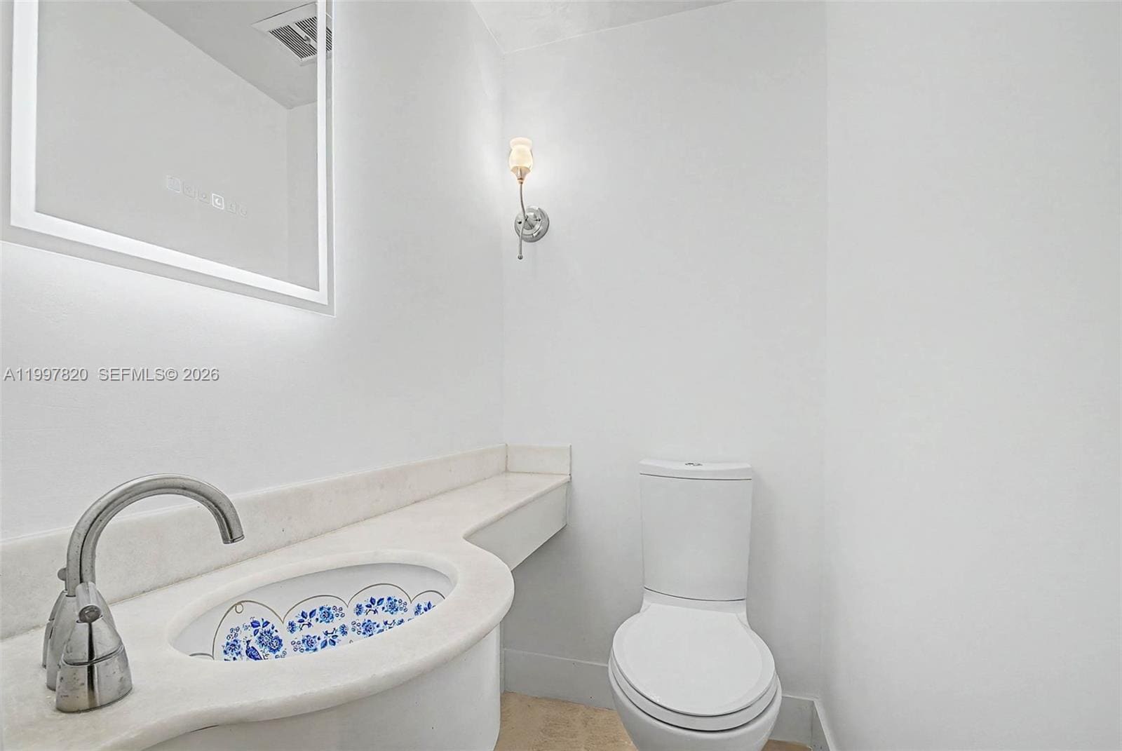 Building Photo - 2000 Brickell Ave