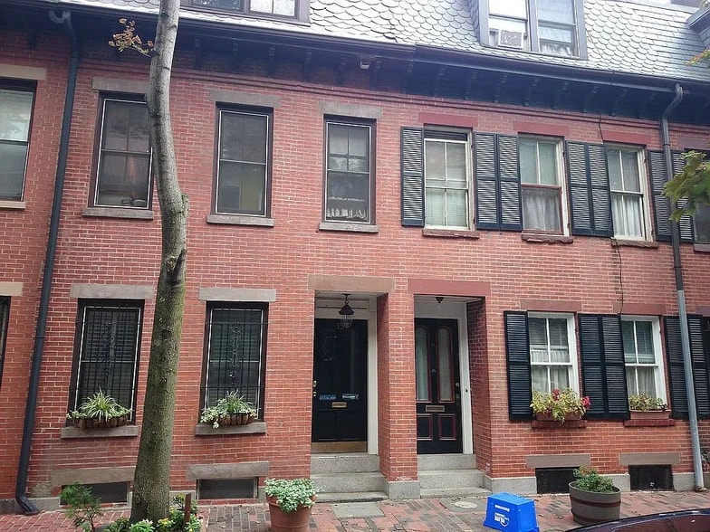 Building Photo - 15 Lawrence St