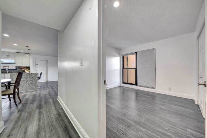 Building Photo - 516 Osprey Dr