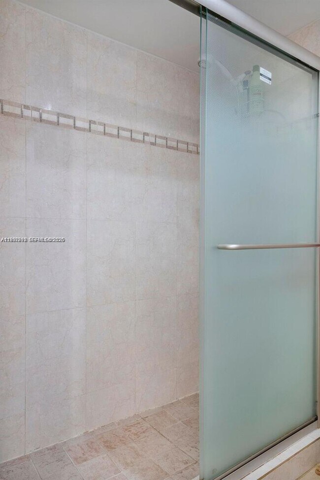 Building Photo - 210 174th St