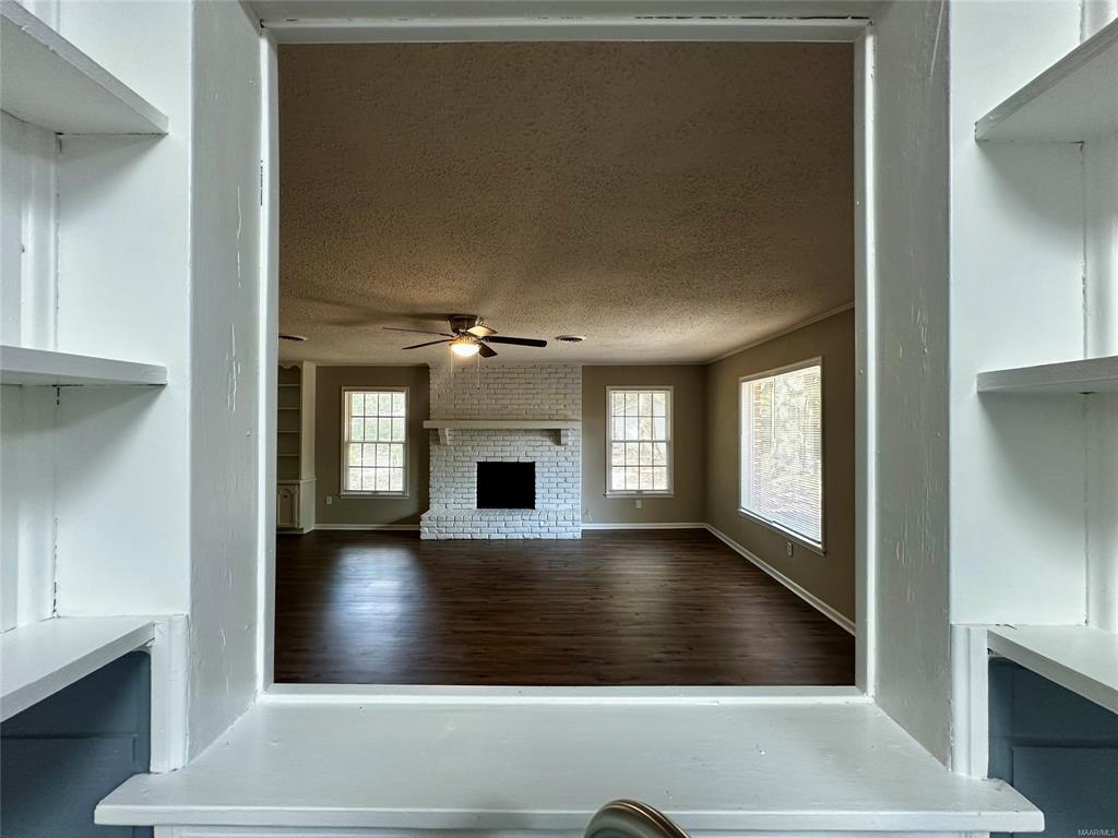 Building Photo - 1009 Rosedale Dr