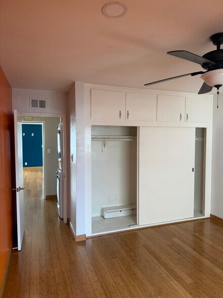 Building Photo - 1227 E 1st St