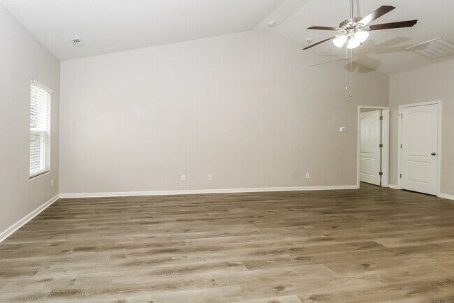 Building Photo - 2521 Meadow Crossing Dr