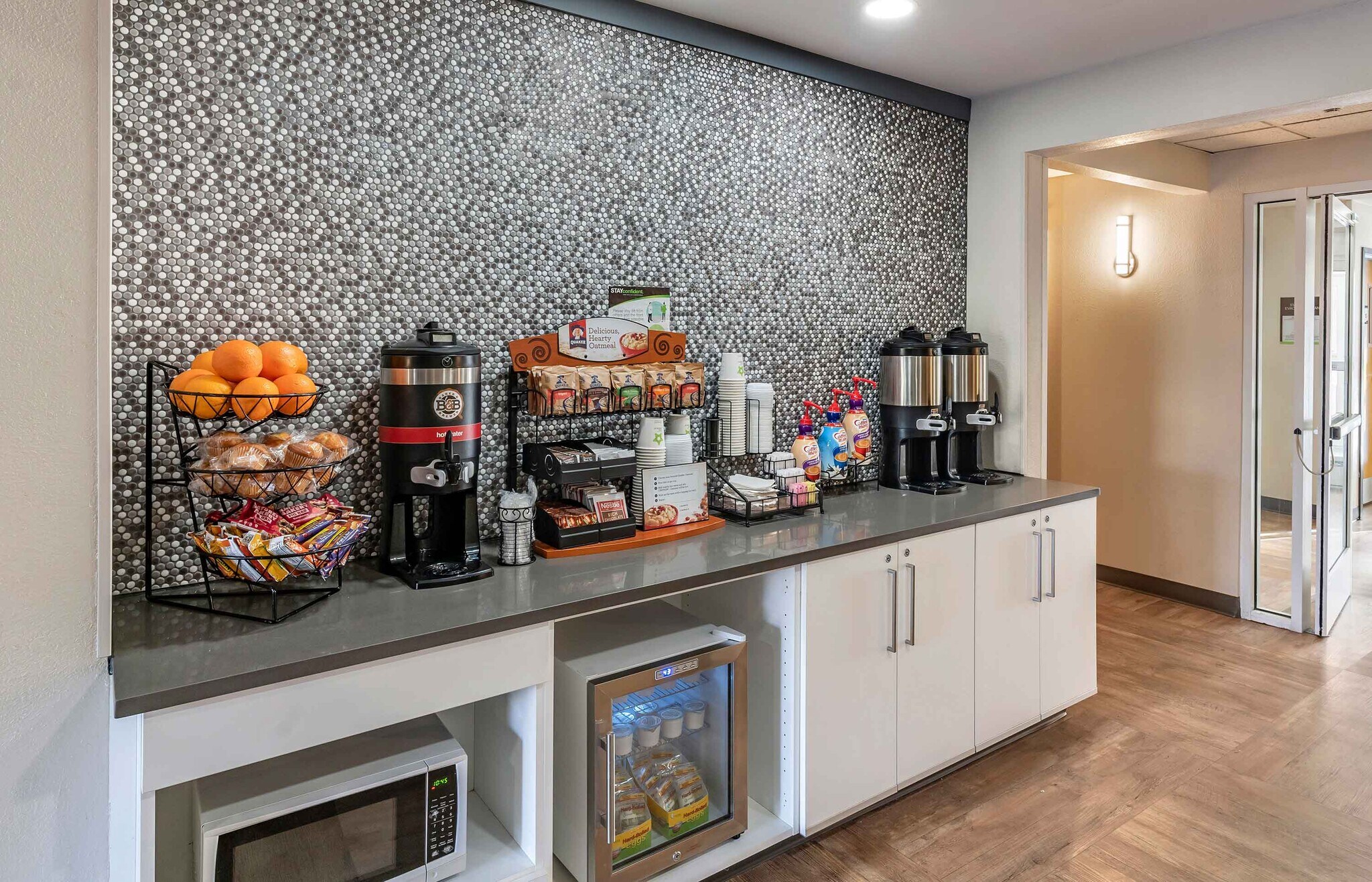 Building Photo - Furnished Studio-San Jose - Airport