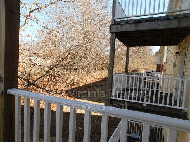 Building Photo - 210 Cardinal Wy