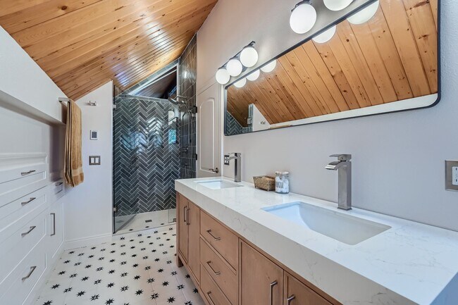 Building Photo - 574 N Cedar Brook Rd