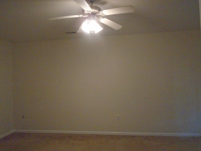 Building Photo - 635 Marshtree Ln