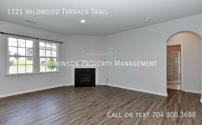 Building Photo - 1721 Wildwood Terrace Trl