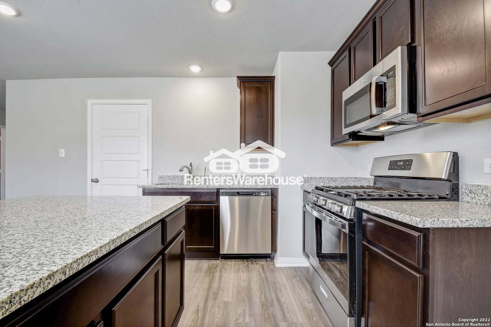 Building Photo - 522 Wild Olive Wy