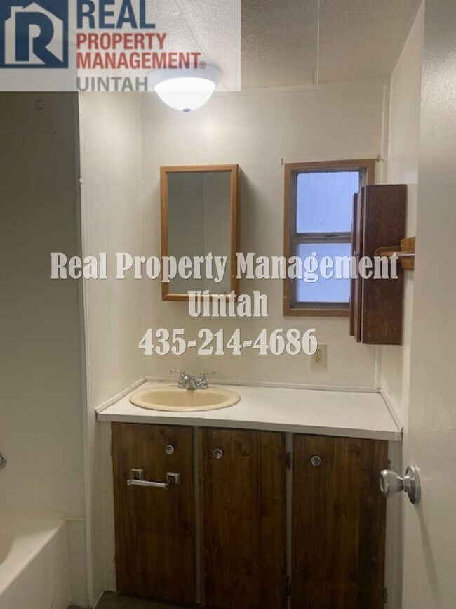 Building Photo - 2 Bed 1 Bath Trailer Home WITH A $300 OFF FIRST MONTH'S RENT WHEN YOU SIGN A 12 MONTH LEASE WITH ...