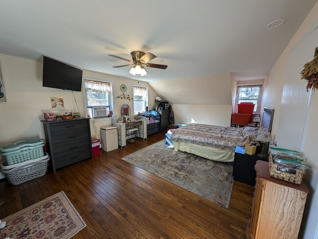 Building Photo - Beautiful and Spacious 1 Bed 1 Bath Apartment Above Garage