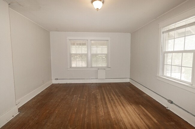 Building Photo - 1107-1109 E Walnut