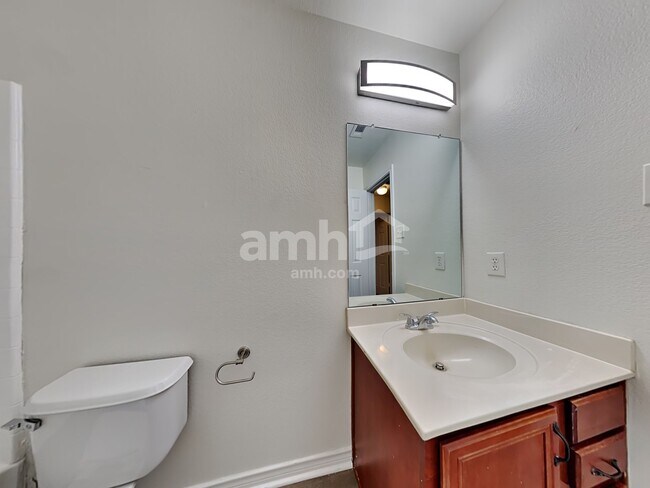 Building Photo - 5345 Freestone Dr