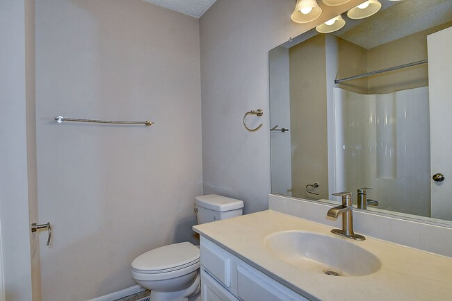 Building Photo - FOR RENT -  AEIRES ON THE BAY!