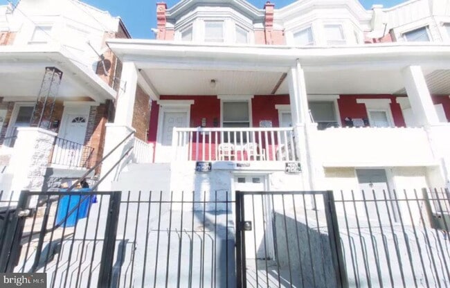 Building Photo - Akings