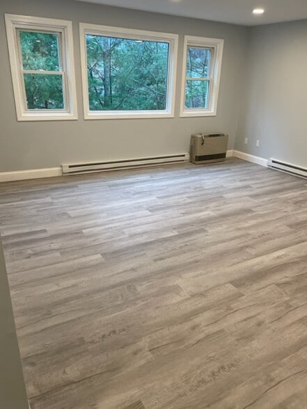 Building Photo - 18 Smithwheel Rd