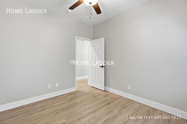 Building Photo - 2576 W Preserve Way