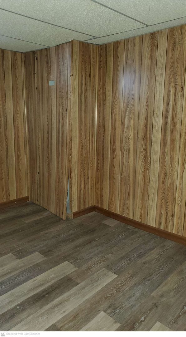 Building Photo - Great 4 bed 2 bath near UD and Dayton central...with garage & AC with laundry hook ups!