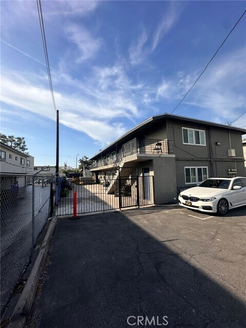 Building Photo - 1114 N Mayfair Ave