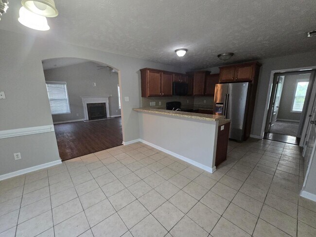 Building Photo - 150 Bear Creek Dr