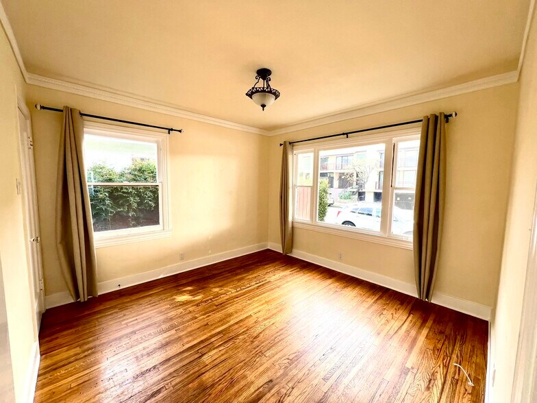 Building Photo - 11569 Iowa Ave