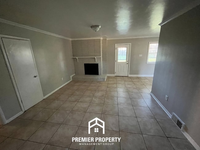 Building Photo - 1624 Nellie Rd