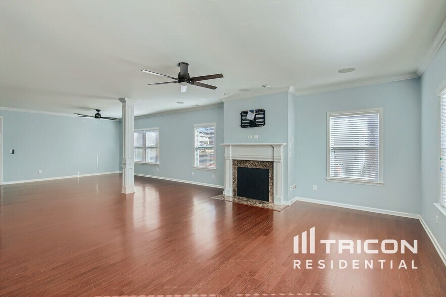 Building Photo - 2102 Eddie Massey Ln