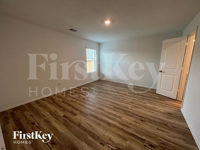 Building Photo - 3315 Aster Mdw Wy