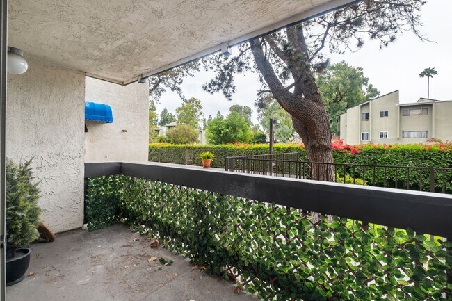 Building Photo - 1109 Summertime Ln