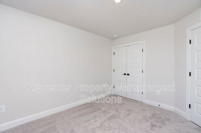 Building Photo - 337 Ridgeline Dr