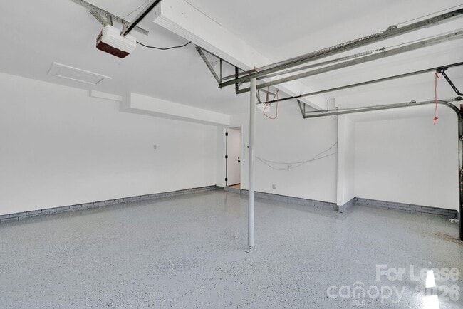 Building Photo - 7404 Shadowlake Dr