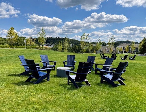 Building Photo - 314 E Lake St