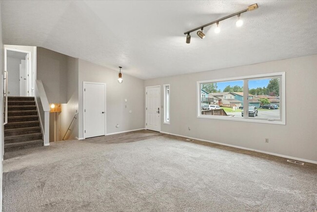 Building Photo - 8740 Carter Cir