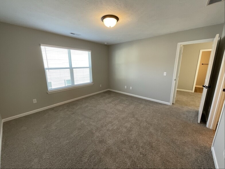 Building Photo - 1210 Elowen Way