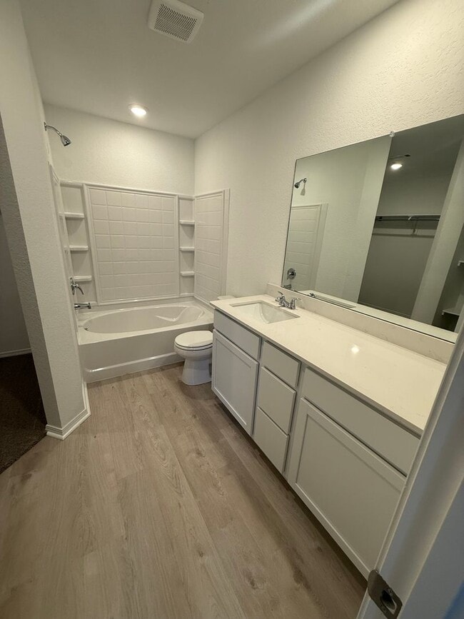 Building Photo - 200 Sarah Alyse Ln