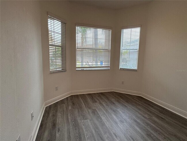 Building Photo - 31045 Lindentree Dr