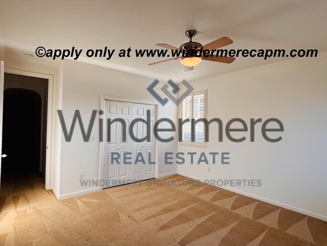 Building Photo - Bright & Stylish Entertainer's Retreat! Single story 3 bed- Plus Bonus Room!!