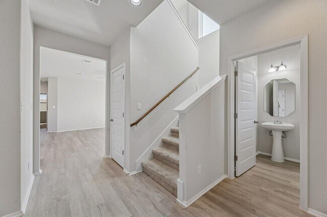 Building Photo - 316 Insider Loop