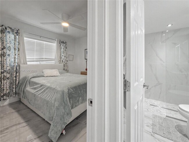 Building Photo - 5301 Ocean Terrace