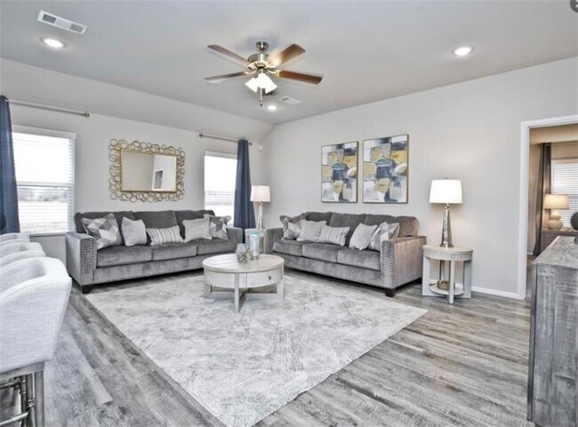 Building Photo - 2932 W Obsidian St