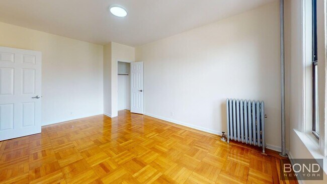 Building Photo - 620 W 171st St