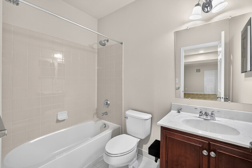 Building Photo - 23202 Evergreen Ridge Dr