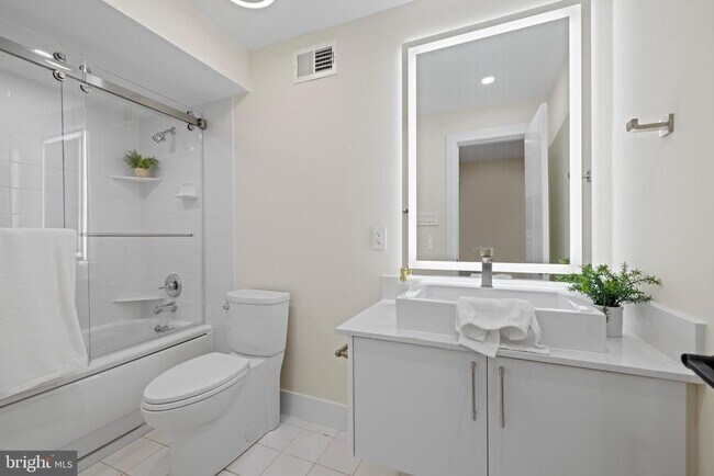 Building Photo - 8355 Alvord St