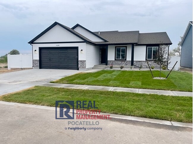 Building Photo - "AMAZING NEW HOME FOR RENT" 3 Bed 2 Bath - 2 Car Garage